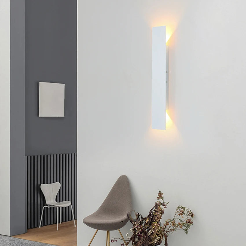 Sleek Dual-Beam Wall Lamp