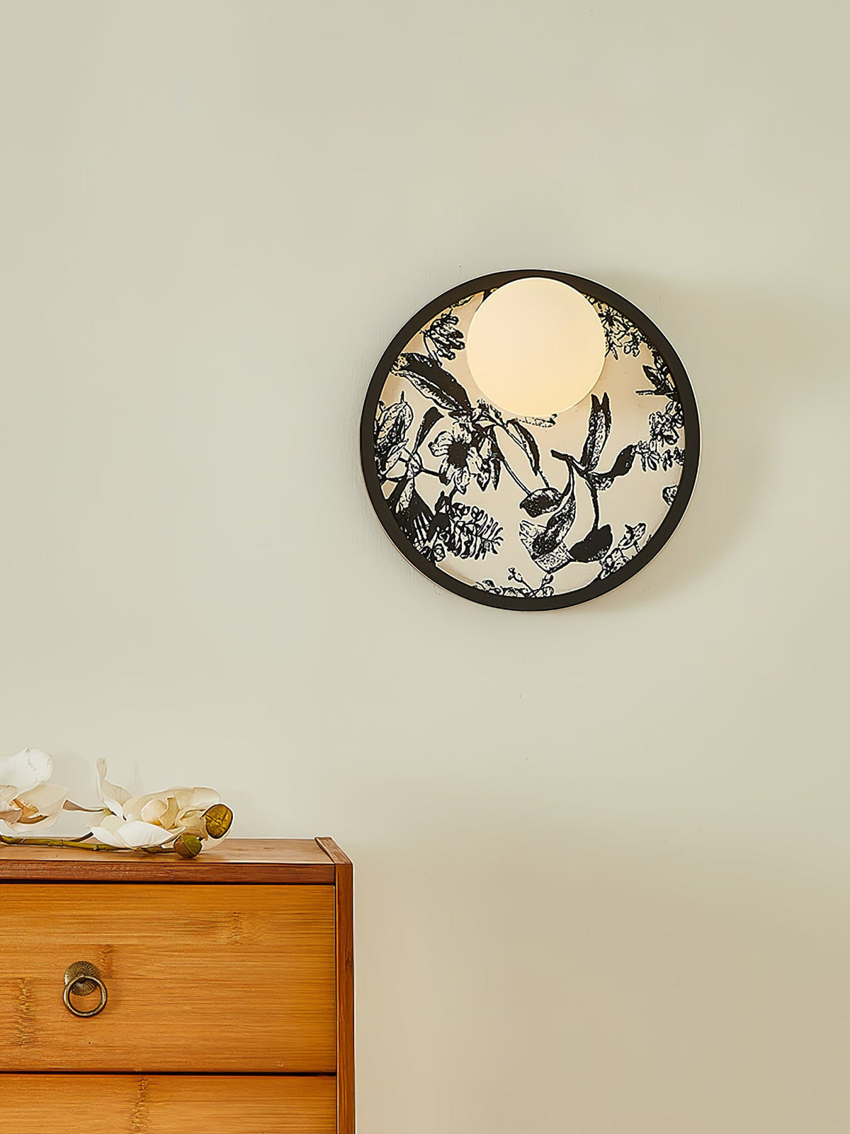 Textured Circular Frame Contemporary Wall Light