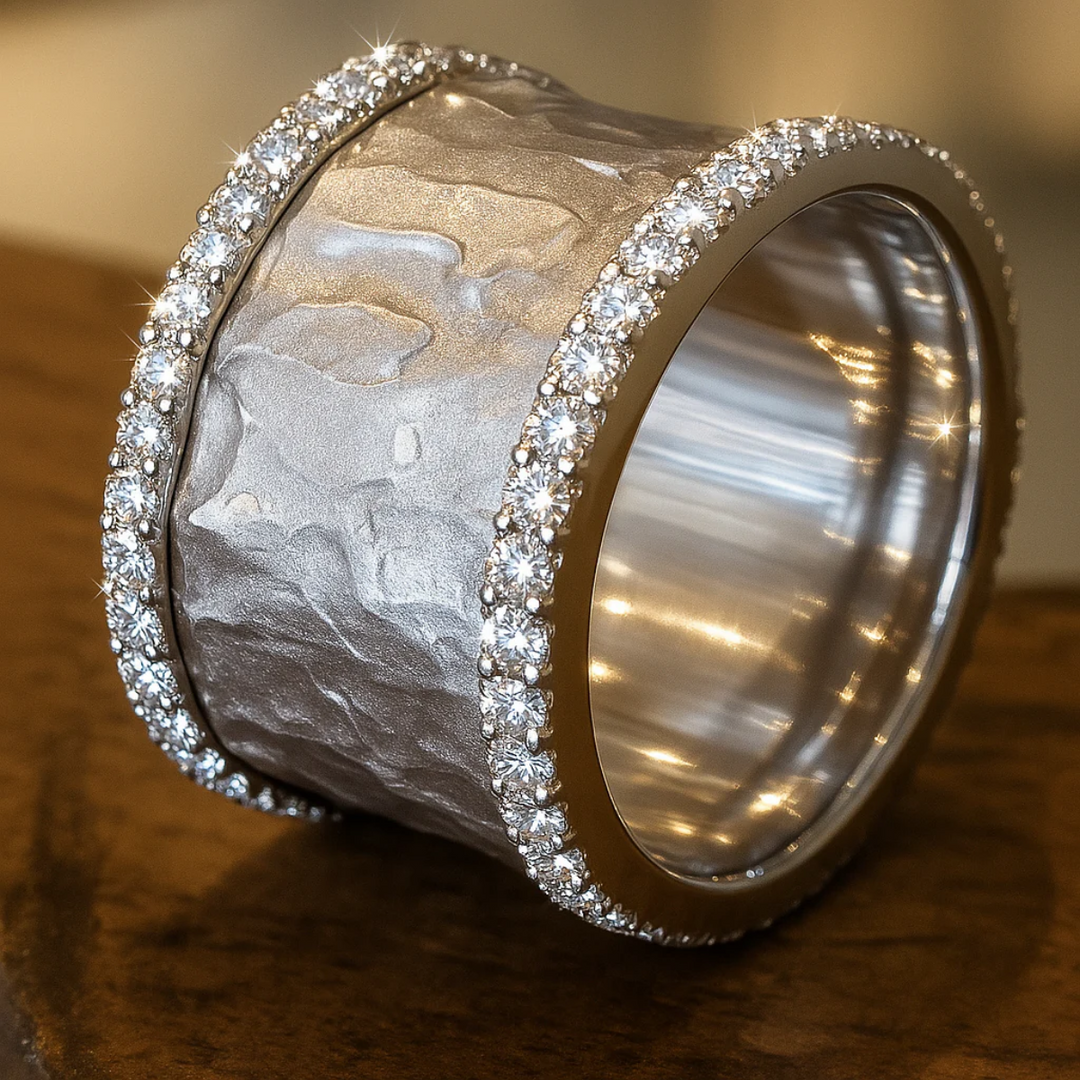 Bold Zirconia Vintage Ring in Silver