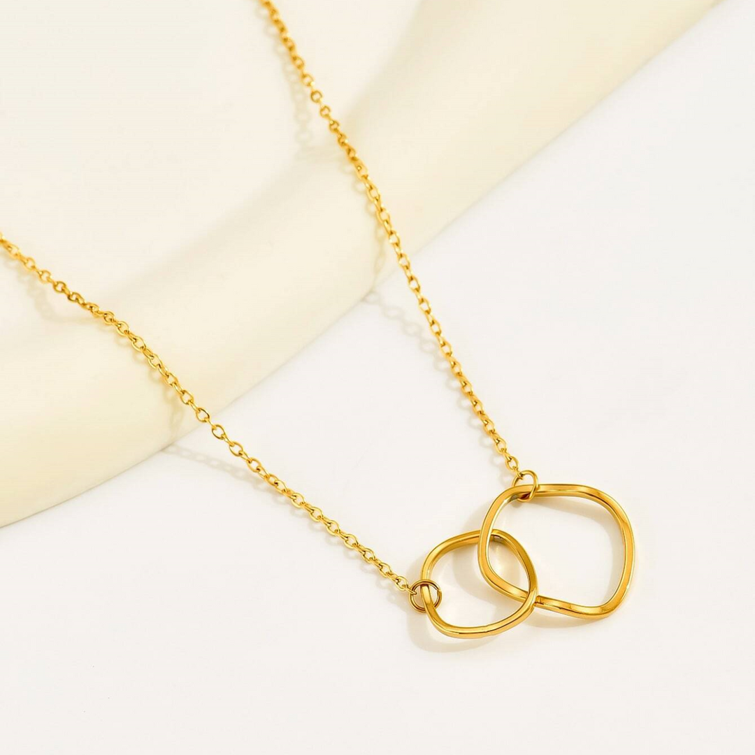 Double Loop Chain Interlocking Pendant Necklace