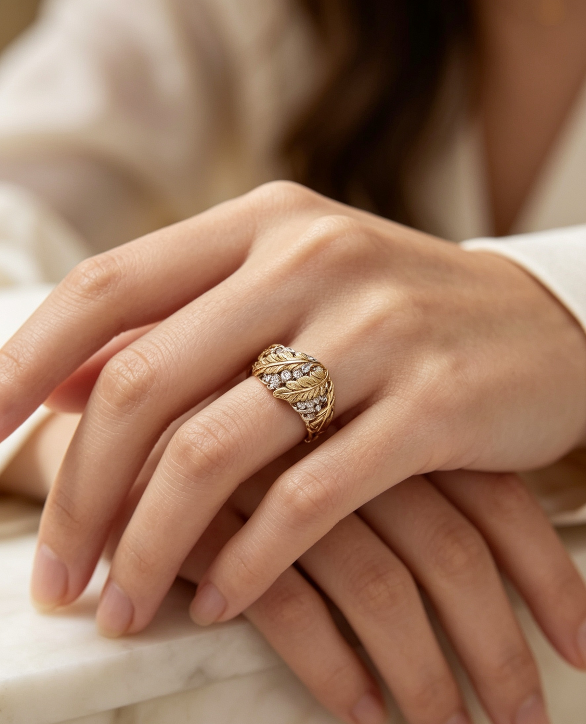 Vintage_diamond_ring_modeling_4