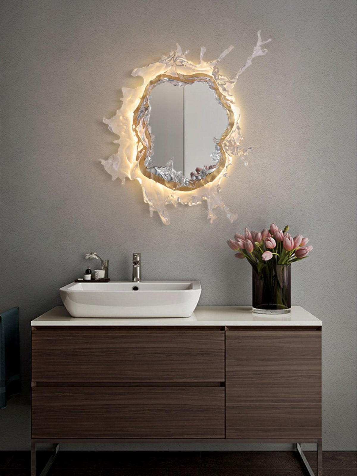 Water Drop Contemporary Mirrored Glass Wall Sconce