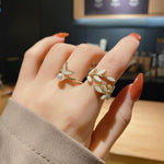 Load image into Gallery viewer, Adjustable Classy Gold Leaf Ring
