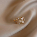 Load image into Gallery viewer, Adjustable Classy Gold Leaf Ring
