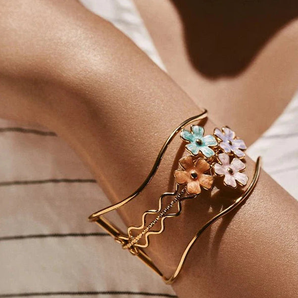 Classy floral bangle bracelets 746136