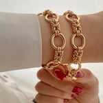 Load image into Gallery viewer, Contrasting Statement Chain Bracelet
