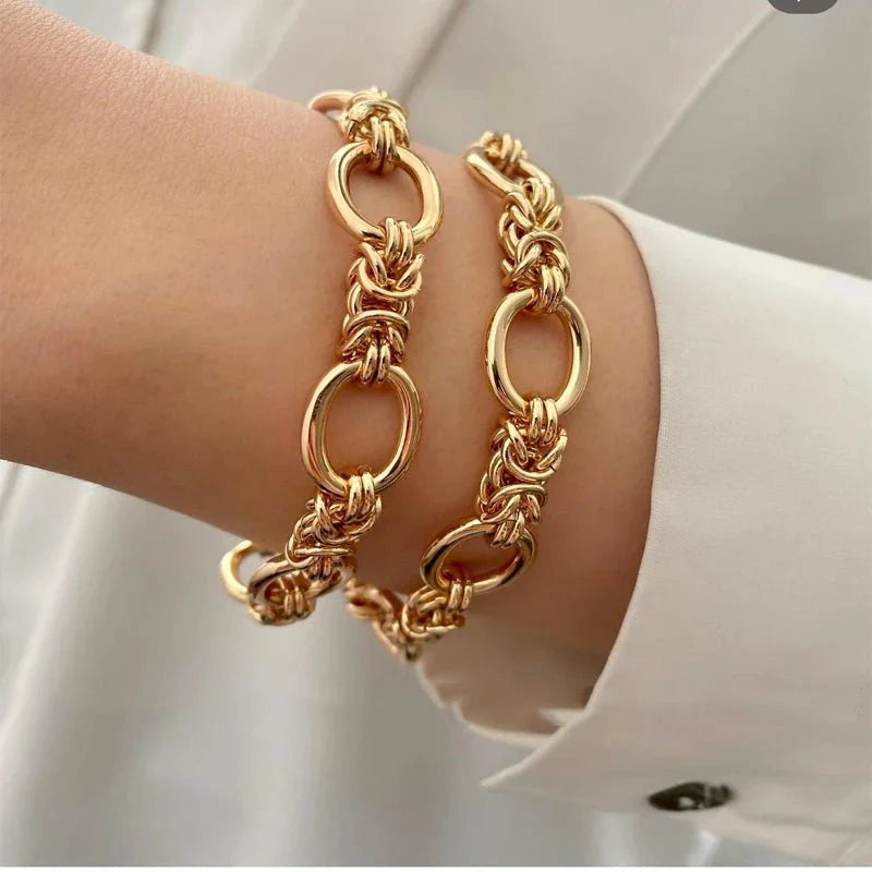 Contrasting statement chain bracelet 766822
