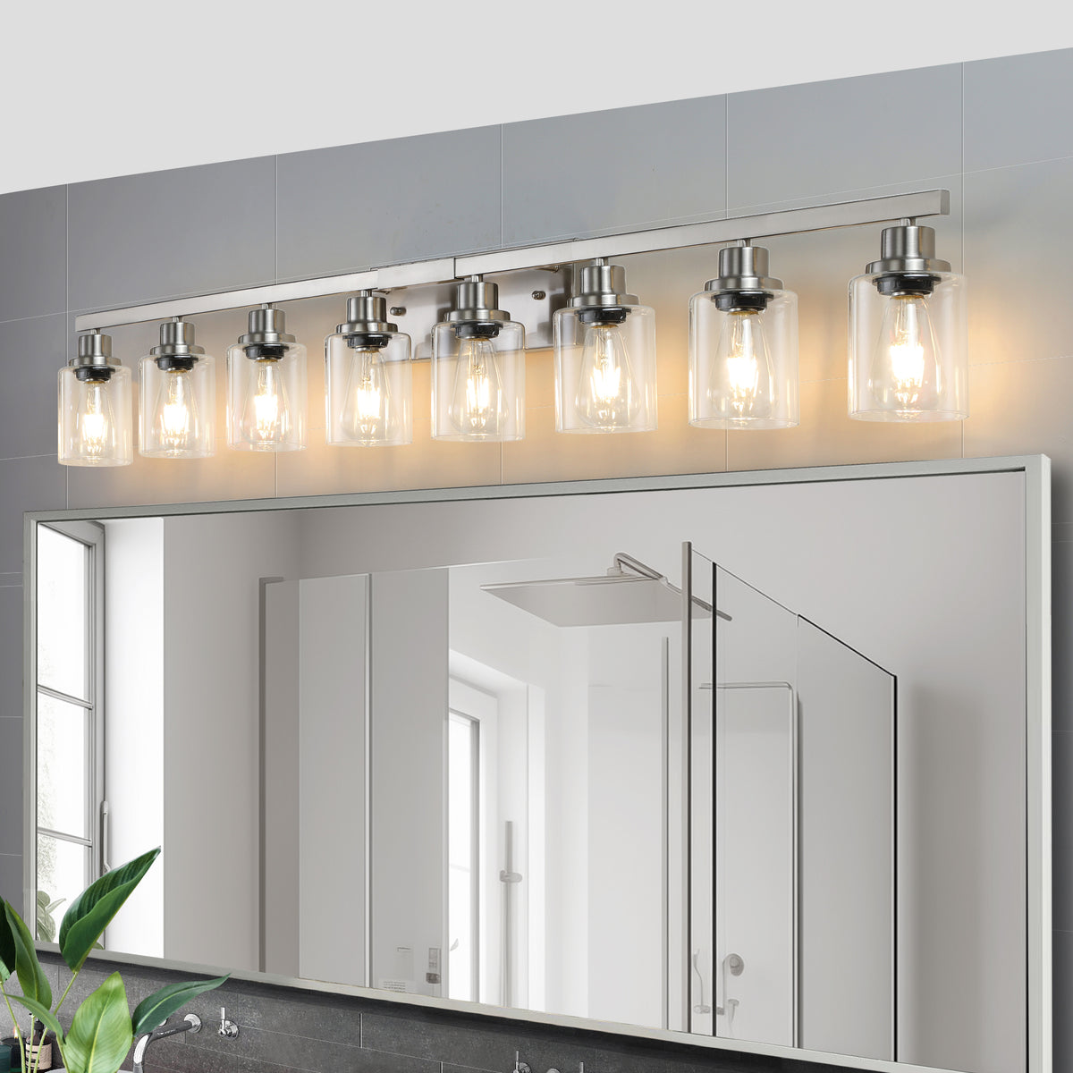 Aestin&#39;s Iron &amp; Glass 8-Light Bathroom Vanity Light