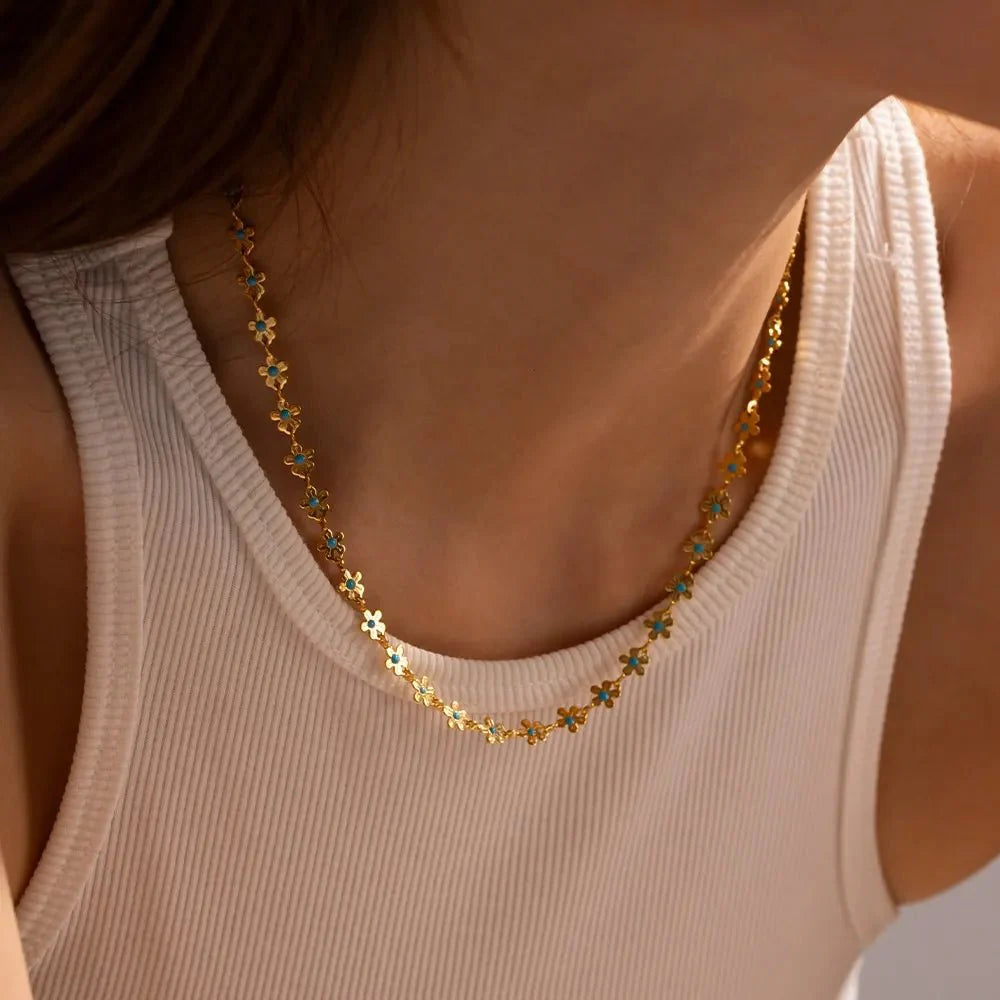 Dainty blue floral necklace 842393
