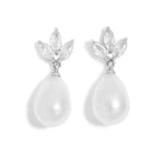 Load image into Gallery viewer, Dainty Diamond Leaf Pearl Earrings
