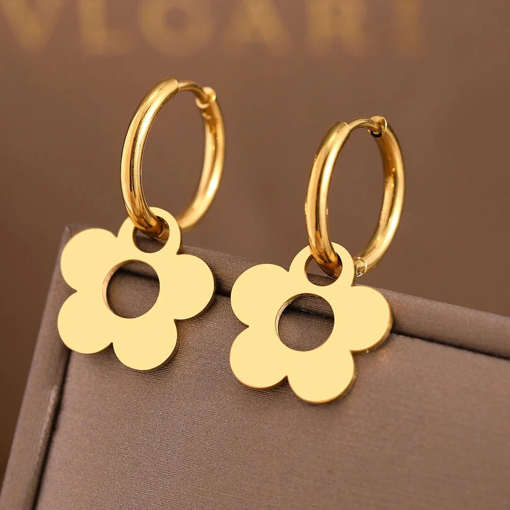Dainty floral hoop earrings 430358
