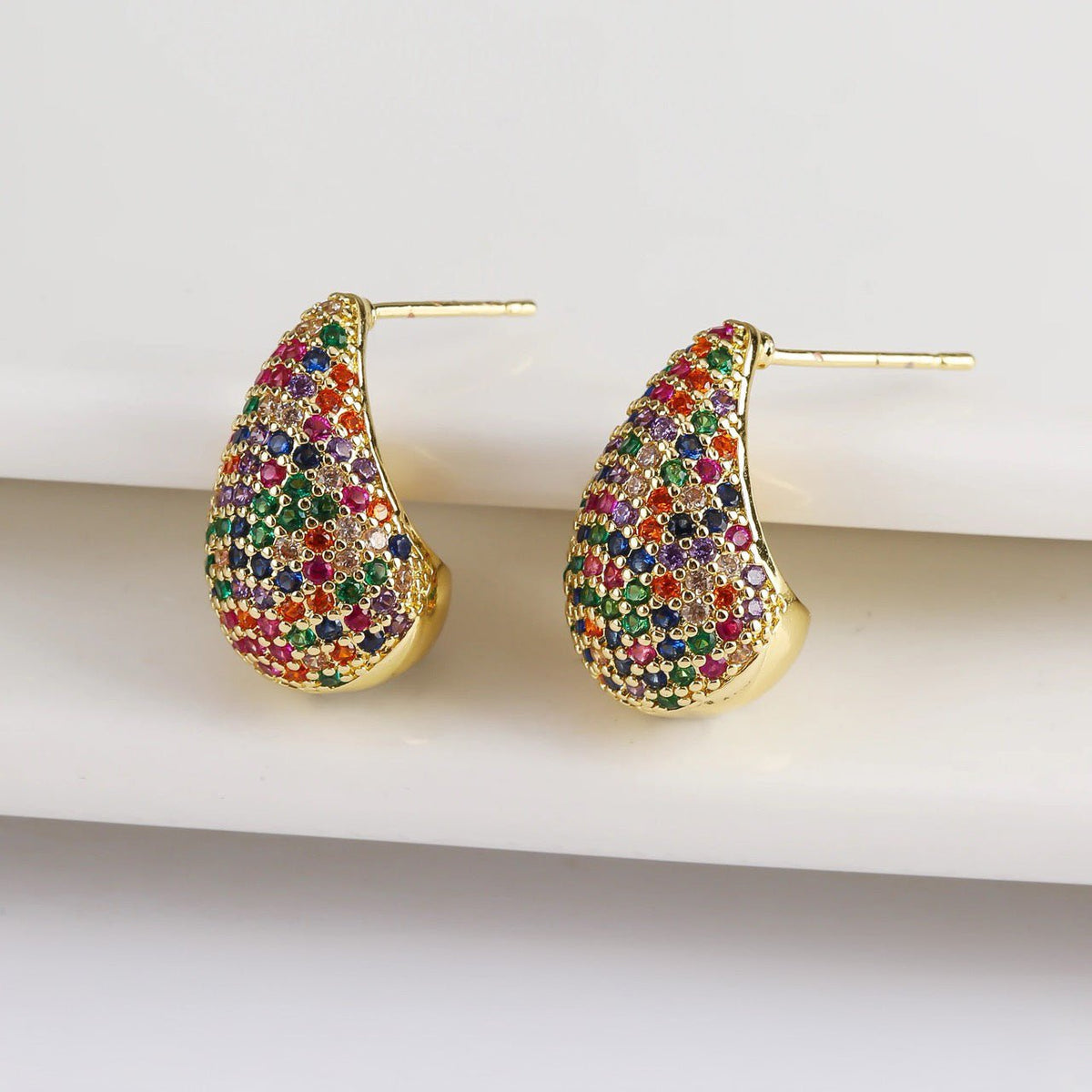 Dainty glimmering diamond teardrop earrings 775642