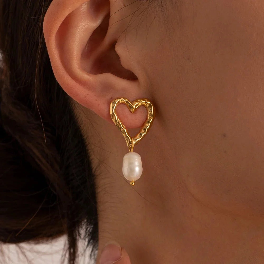 Dainty heart pearl drop earrings 629254