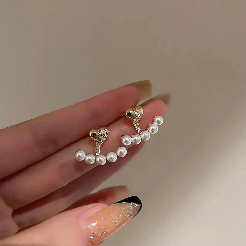 Dainty heart pearls earrings