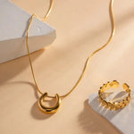 Load image into Gallery viewer, Dainty Lucky Horseshoe Necklace
