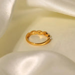 Load image into Gallery viewer, Dainty Pearl Intertwined Ring
