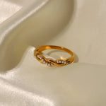 Load image into Gallery viewer, Dainty Pearl Intertwined Ring

