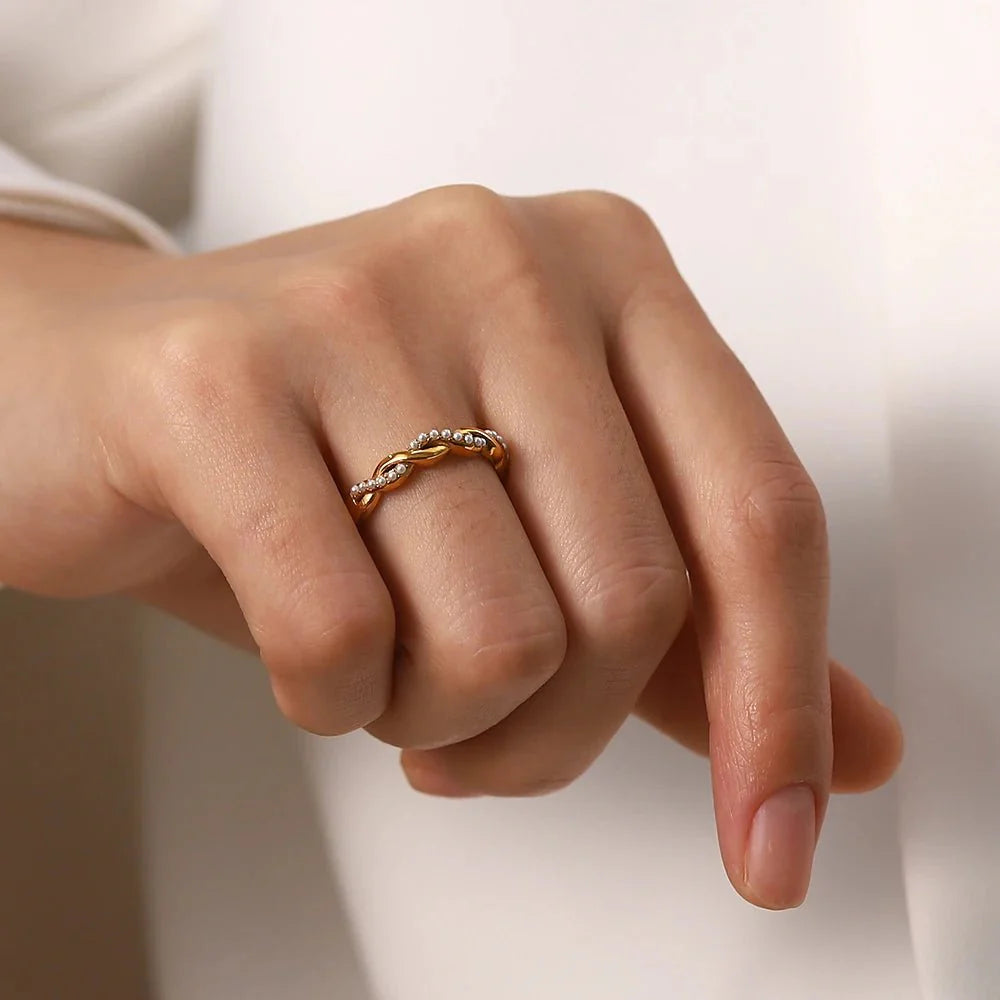 Dainty pearl intertwined ring 703162
