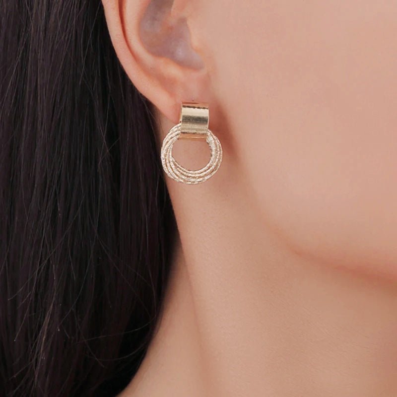 Dainty strung circle chain earrings 481359