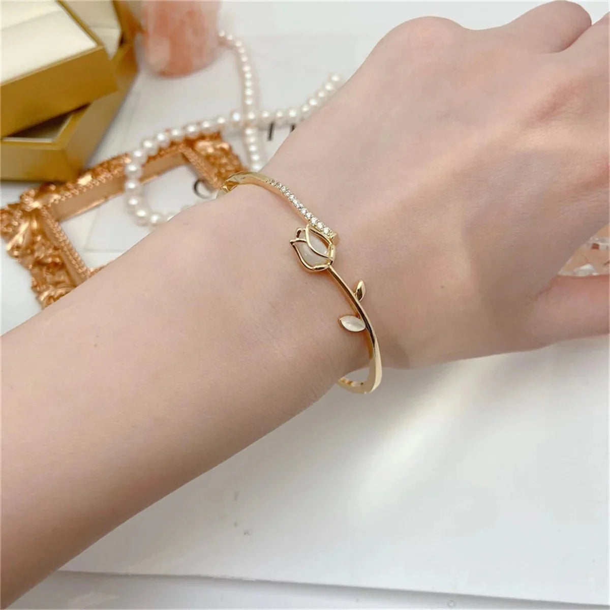 Elegant tulip opal diamond accented bracelet 471681