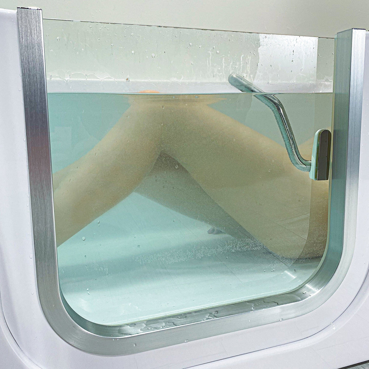 ELLA&#39;S BUBBLES Laydown Tub Ella Laydown 30x60 Walk in Bathtub