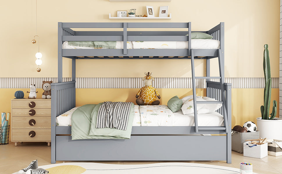 Convertible Gray Twin Over Full Rubber Wood Bunk Bed with Trundle