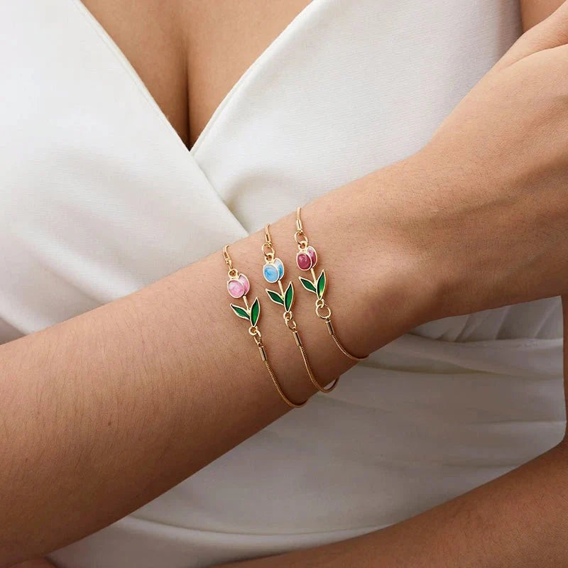 Feminine Floral Tulip Bracelet and Necklace Set