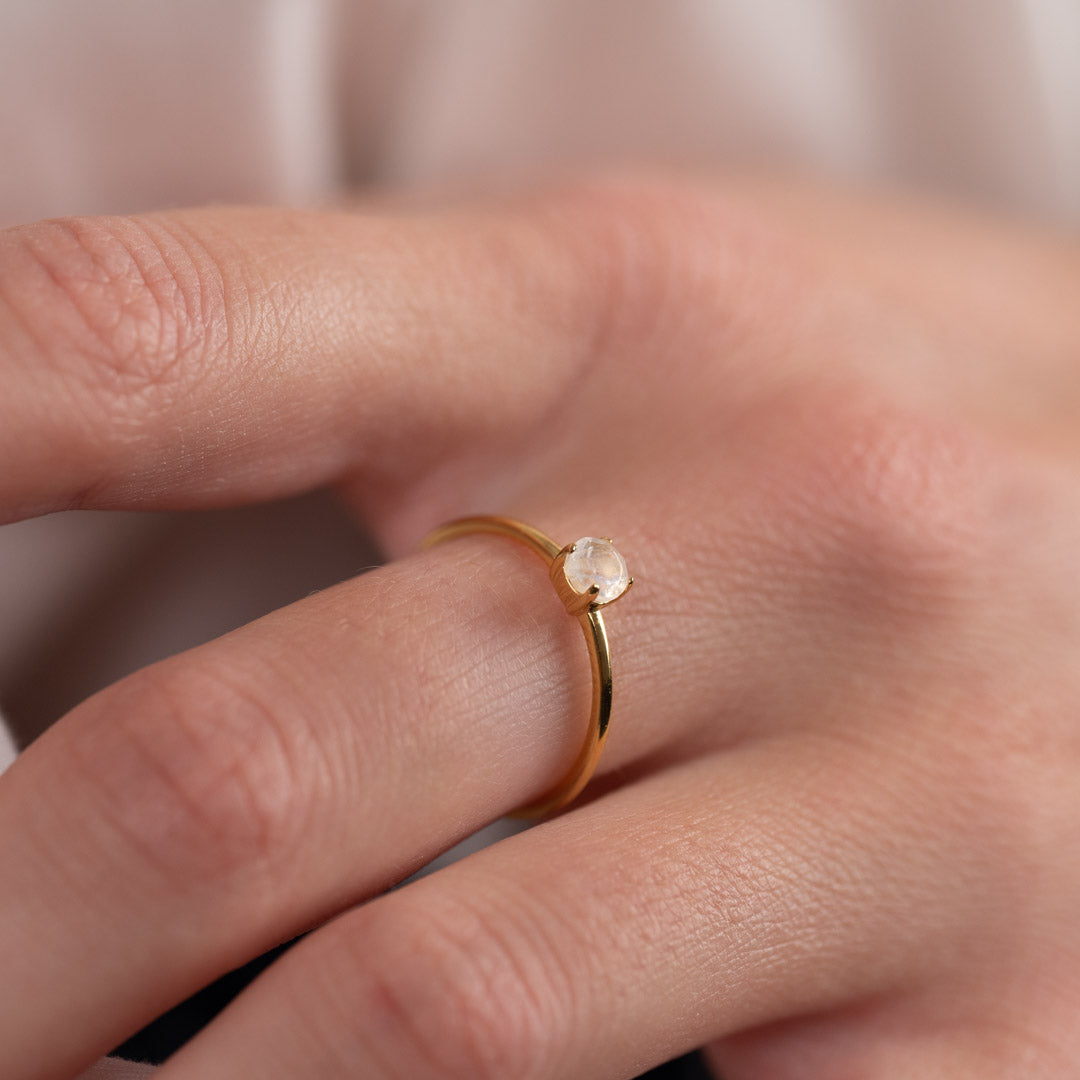 Heba gold ring with moonstone