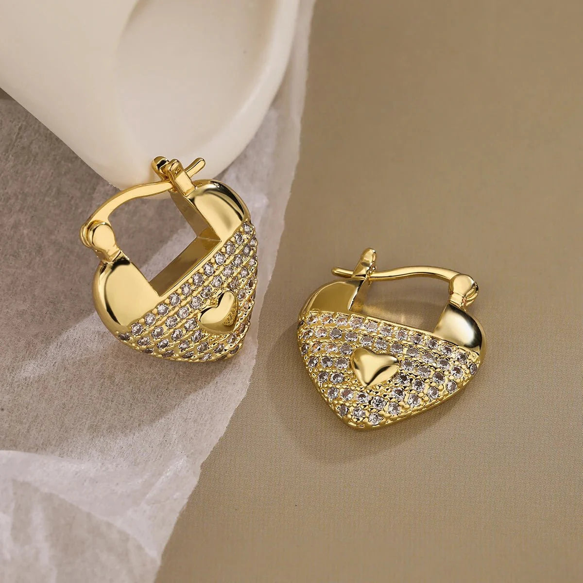 Glamorous diamond heart earrings 971371