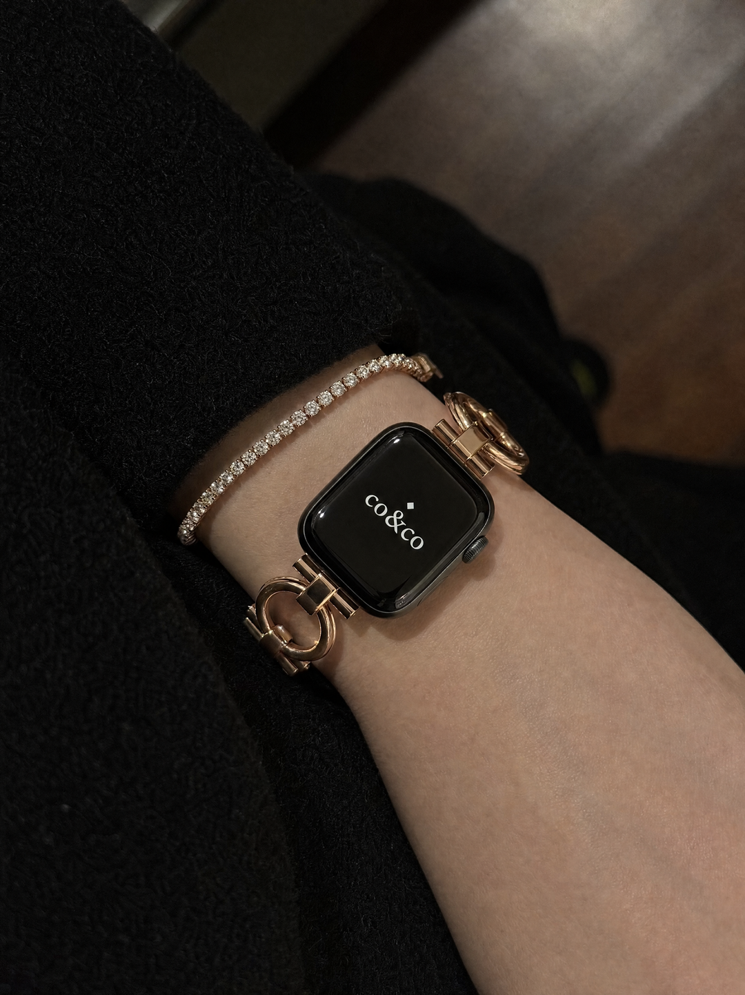 Luxury Gold Metal Chain Bracelet with Case for Apple Watch Series 9/8/7/6/SE/5/3 – 38/40/41/42/44/45/49mm