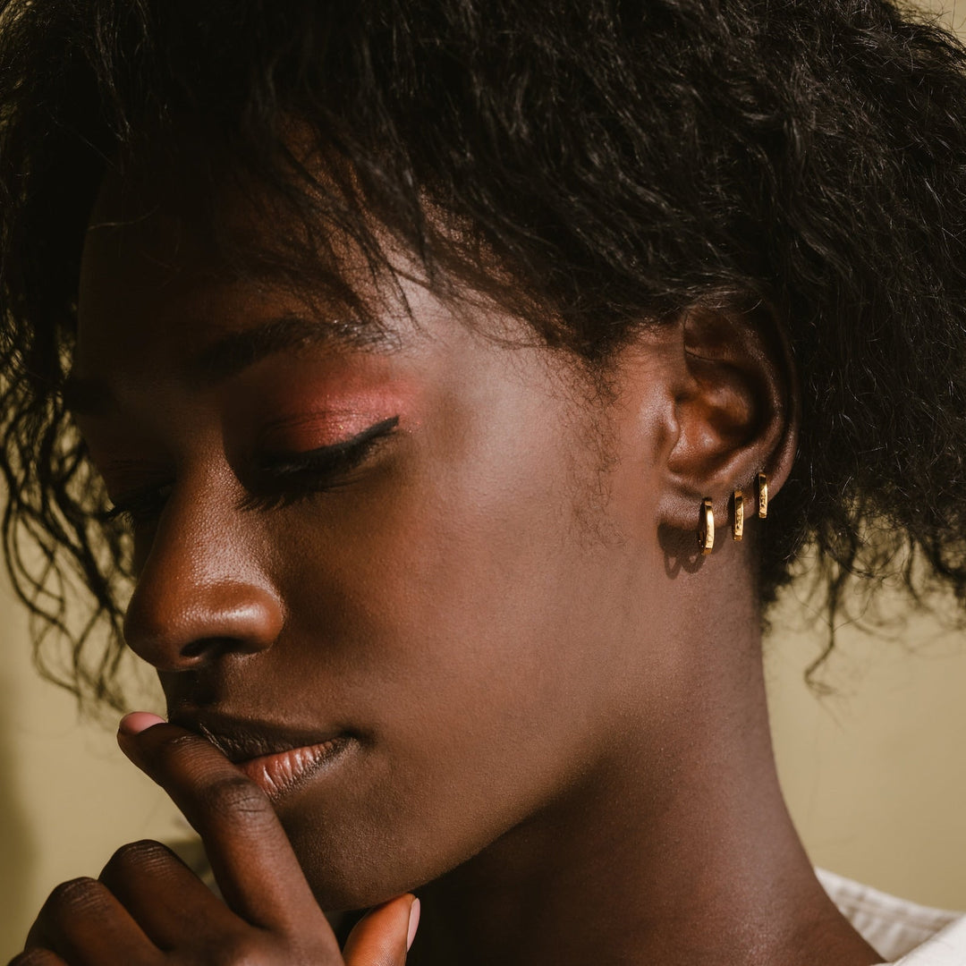 Minimal Huggie Hoop Buckle Earrings