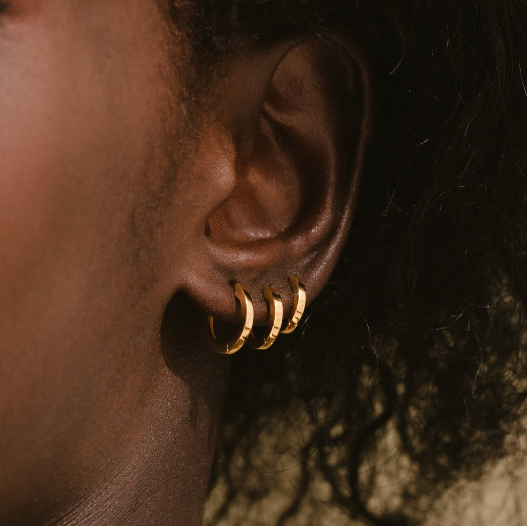 Minimal Huggie Hoop Buckle Earrings
