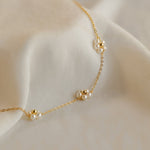 Load image into Gallery viewer, Pearl Daisy Necklace Pearl Flower Necklace
