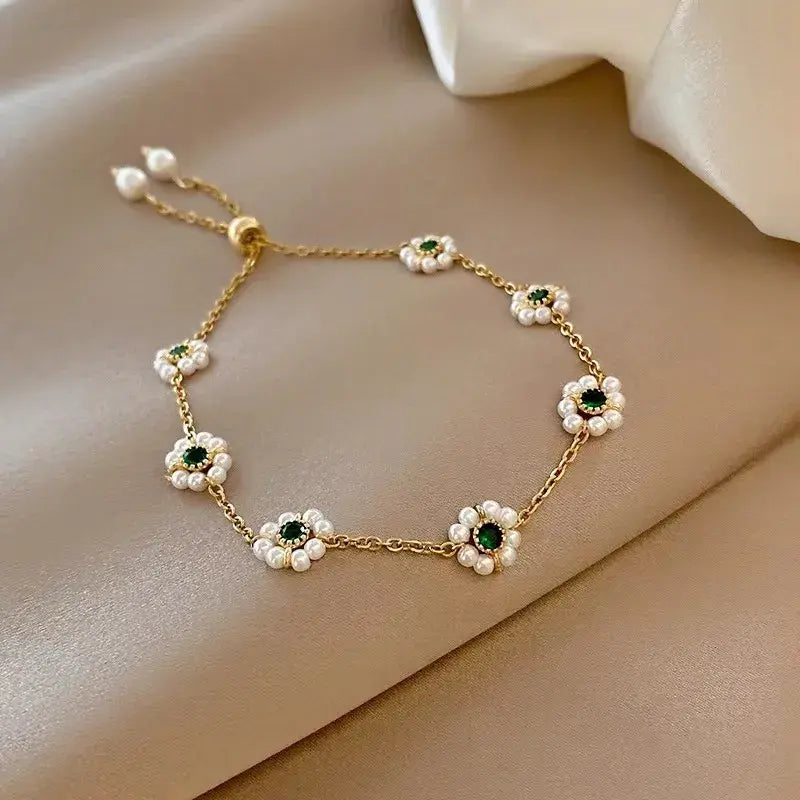Dainty green crystal daisy bracelet