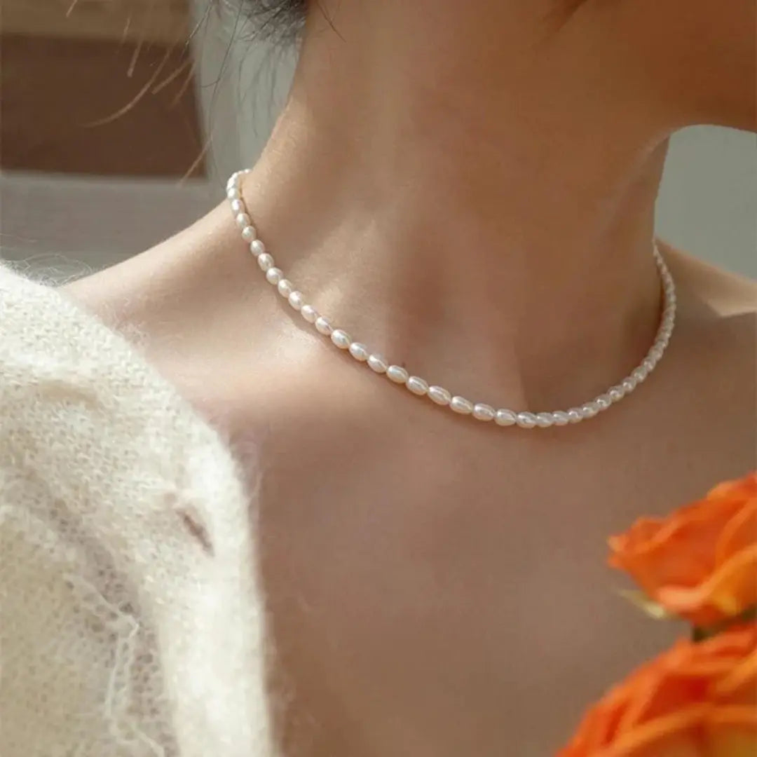 Delicate Pearl Pendant Necklace
