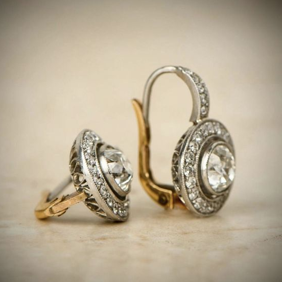 Elegant Zirconia Vintage Earrings in Silver