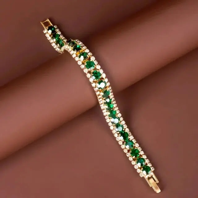 Charming Green Bracelet in Gold