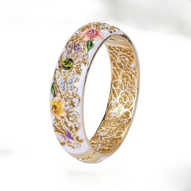 Dainty Vintage Statement Ring in Gold