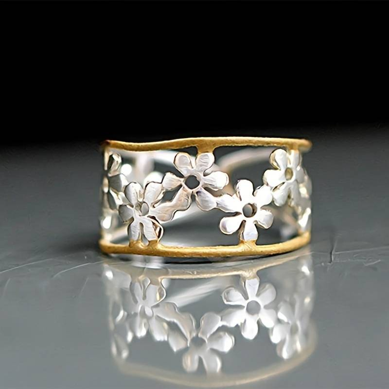 Romantic Daisy Statement Ring