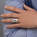 Load image into Gallery viewer, Elegant Zirconia Vintage Ring in Silver
