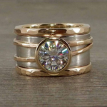 Load image into Gallery viewer, Sparkling Glass Vintage Ring in Gold
