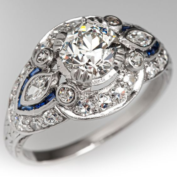 Dainty Vintage Statement Ring in Silver