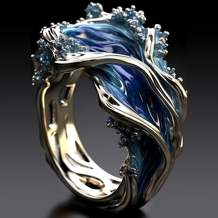 Classic Vintage Statement Ring in Gold