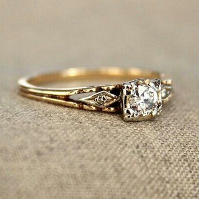 Bold Zirconia Vintage Ring in Gold
