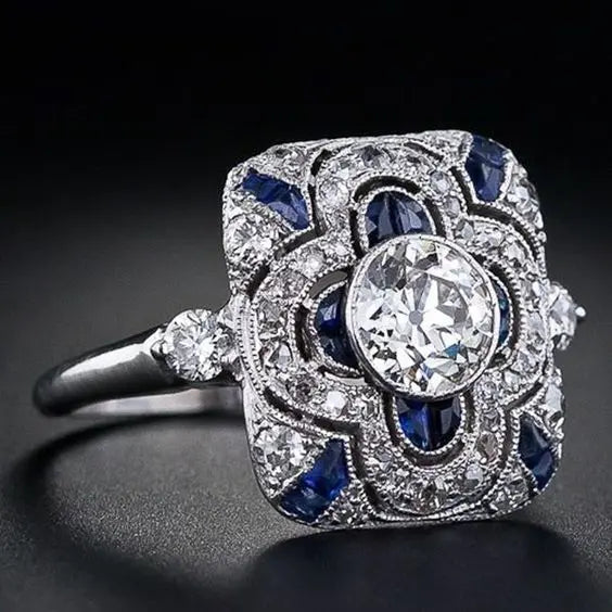 Luxurious Blue Zirconia Vintage Ring in Silver