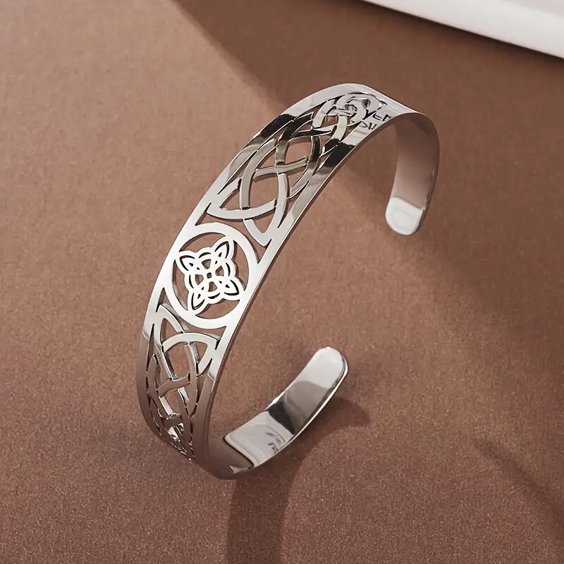 Bohemian cuff bracelet in silver