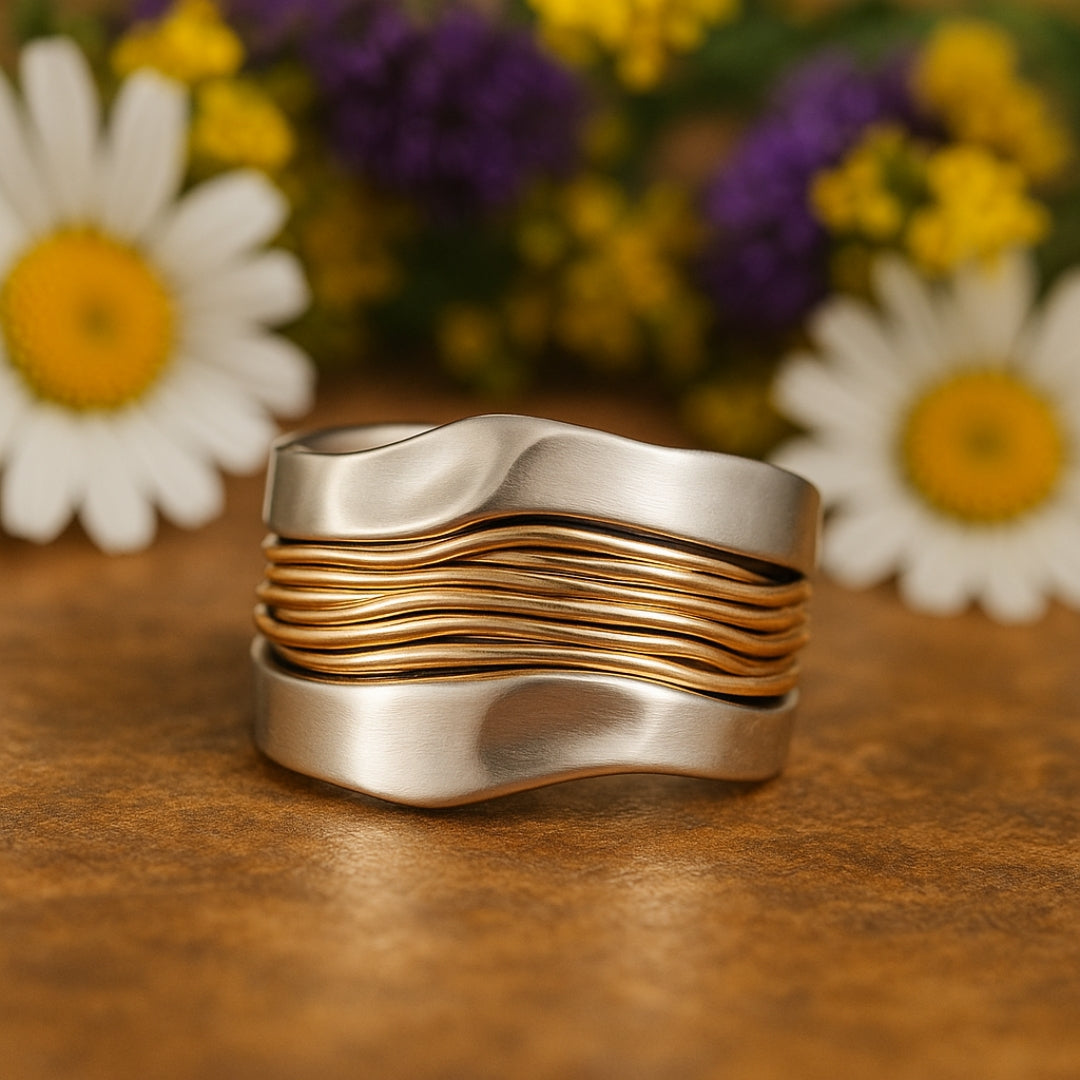 Dainty Statement Ring in Gold