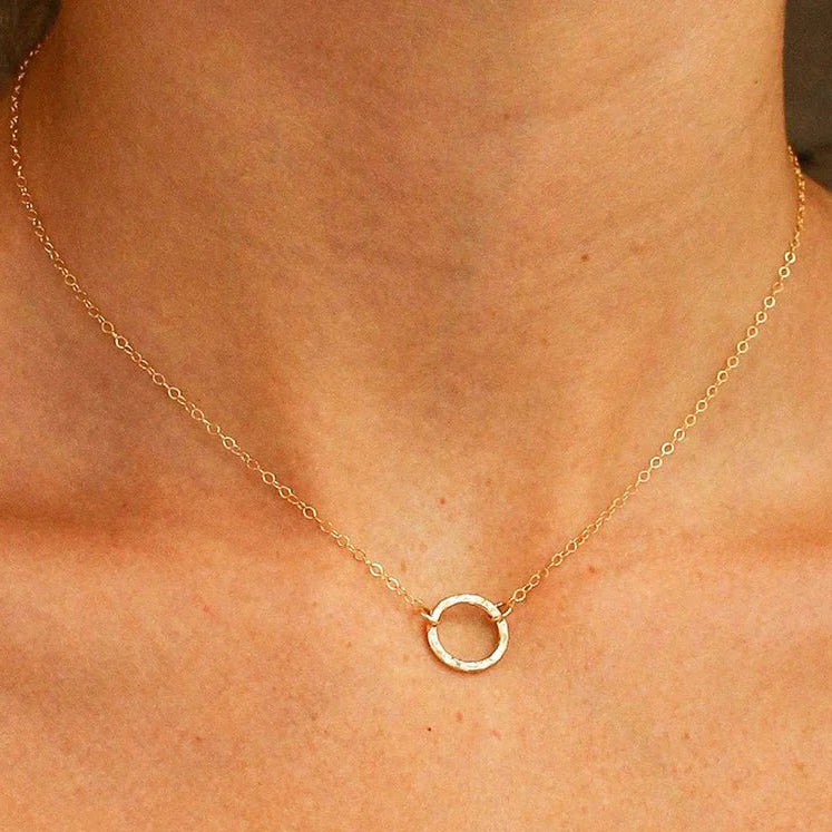 Minimal textured circle necklace 654234