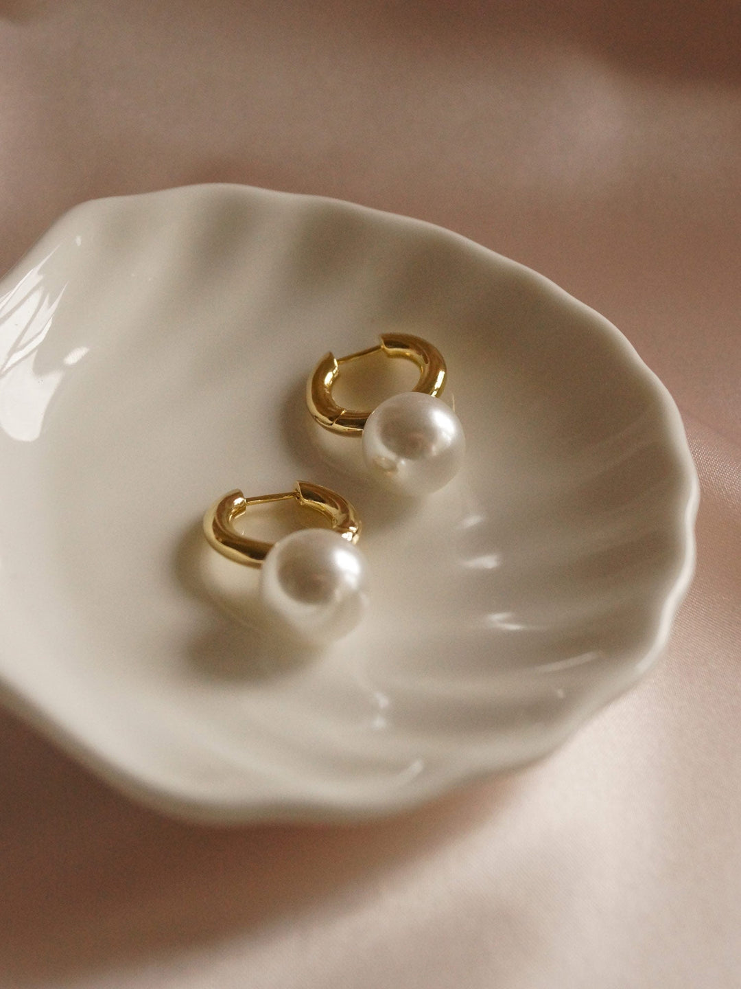 Moira Pearl Earrings