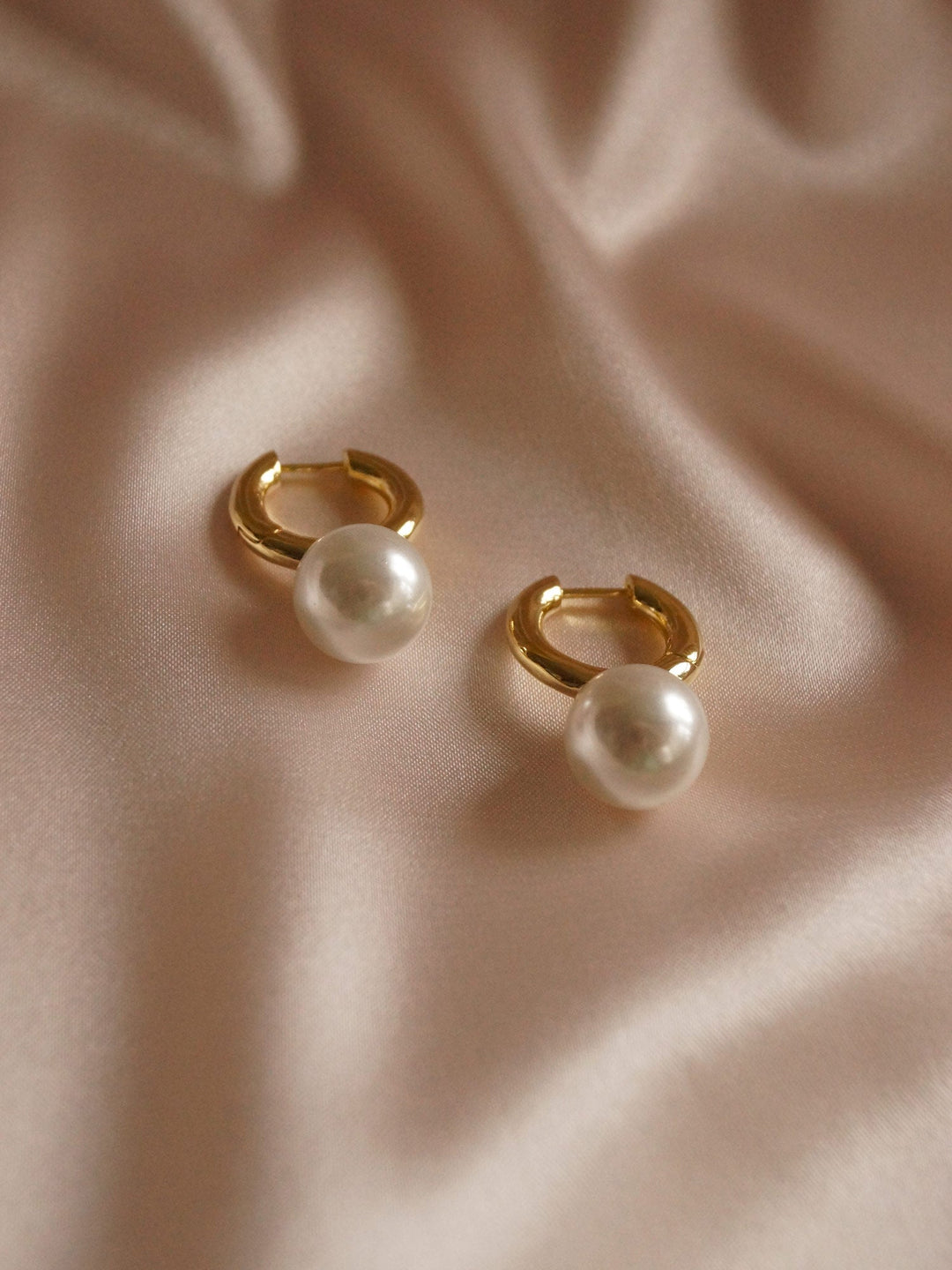 Moira Pearl Earrings